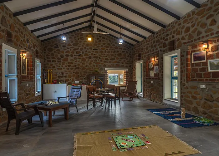 Saffronstays Lake House Marigold - 4 Individual Cottages With Plunge Pools Near Sula Vineyard, Nashik