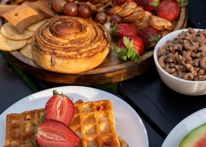 Casa Del Verde By Stayvista - Orchards Oasis With A Pool, Spacious Lawn, Terrace & Indoor Games Nashik